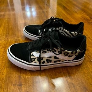 Vans 6.5 zebra print and leopard print